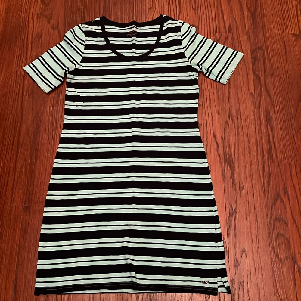 Vineyard vines dress